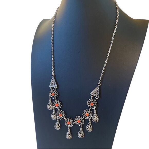 Antiqued Silver Drop Necklace. True Vintage Beauty. - Picture 3 of 7